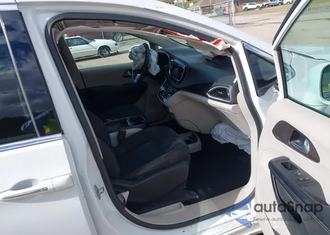 2018 Chrysler Pacifica Touring Plus z USA, uszkodzony, nr VIN 2C4RC1FG4JR100831